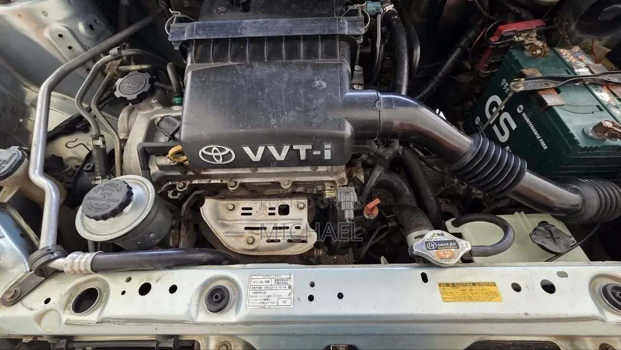 Toyota Vitz 2004 Blue