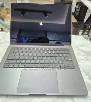 New Laptop Apple MacBook 16GB Apple M5 SSD 1T