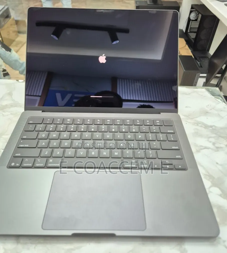 New Laptop Apple MacBook 16GB Apple M5 SSD 1T