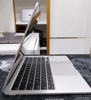 New Laptop Apple MacBook Air 2022 M2 8GB Apple M2 SSD 256GB