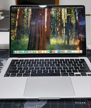 New Laptop Apple MacBook Air 2022 M2 8GB Apple M2 SSD 256GB