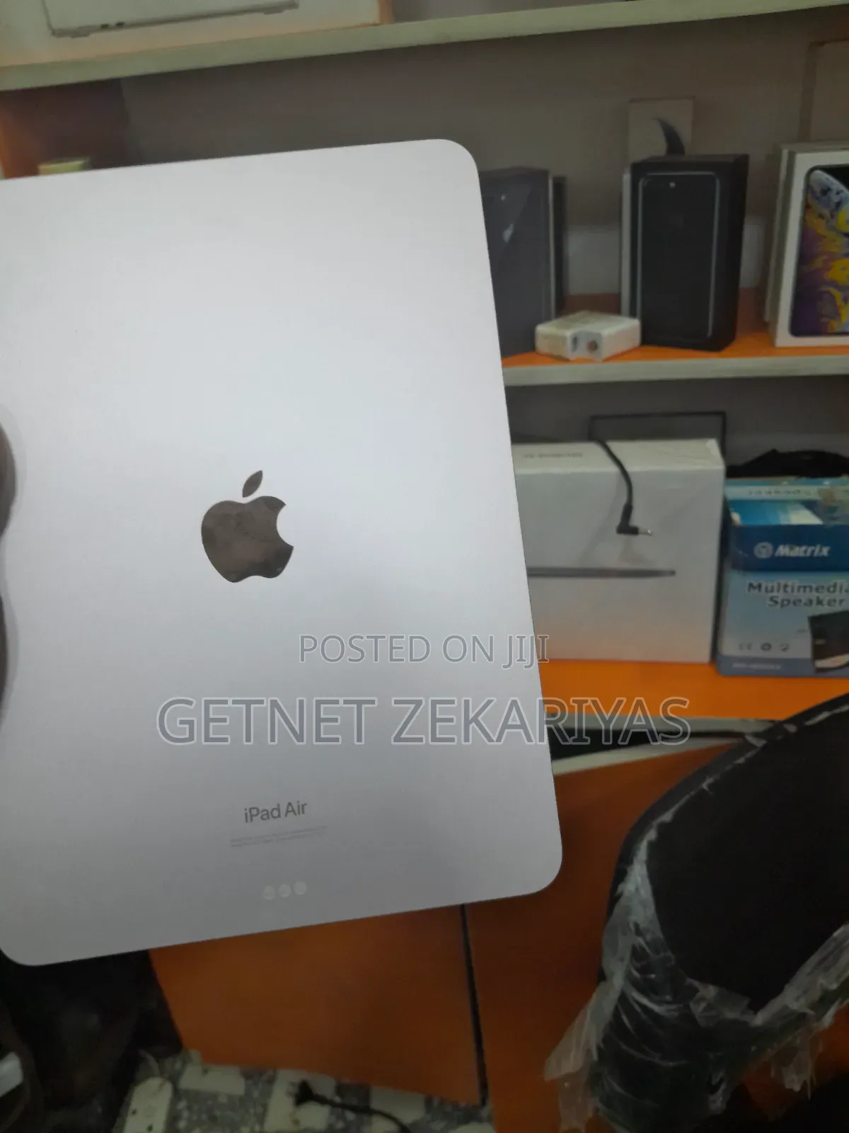 New Apple iPad Air 64 GB