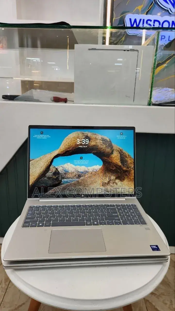New Laptop HP ProBook 460 G11 16GB Intel Core Ultra 5 SSD 512GB