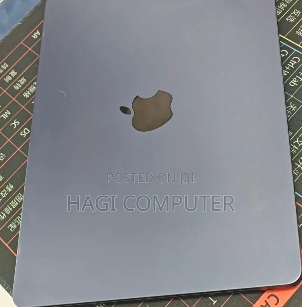 New Laptop Apple MacBook Air 2022 M2 8GB Apple M2 SSD 512GB
