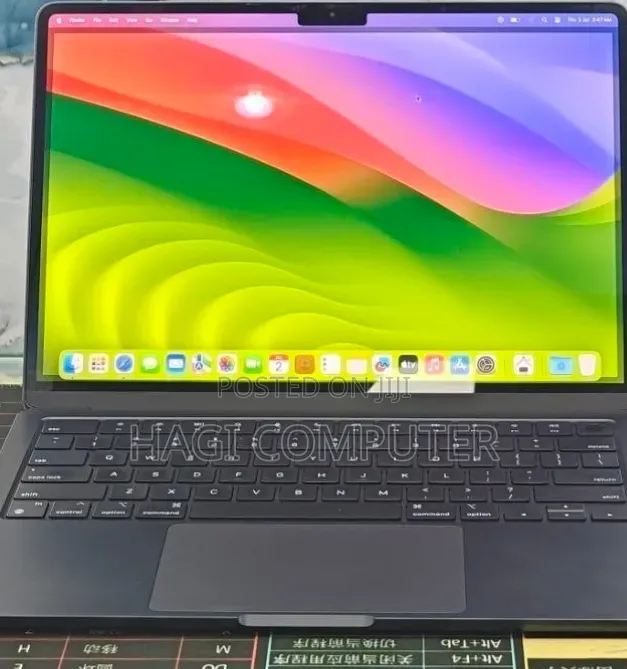 New Laptop Apple MacBook Air 2022 M2 8GB Apple M2 SSD 512GB