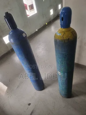 Compact, Lightweight Oxygen Cylinder Fits Into Carry Bag Wheelchair