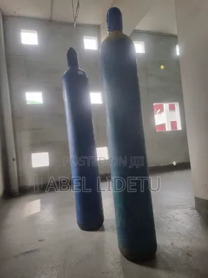High-Capacity Industrial Oxygen Gas Cylinder (40L)