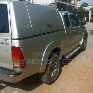 Toyota Hilux 2010 Silver