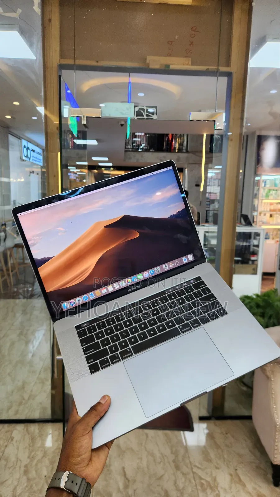 New Laptop Apple MacBook Pro 2019 32GB Intel Core i9 SSD 1T