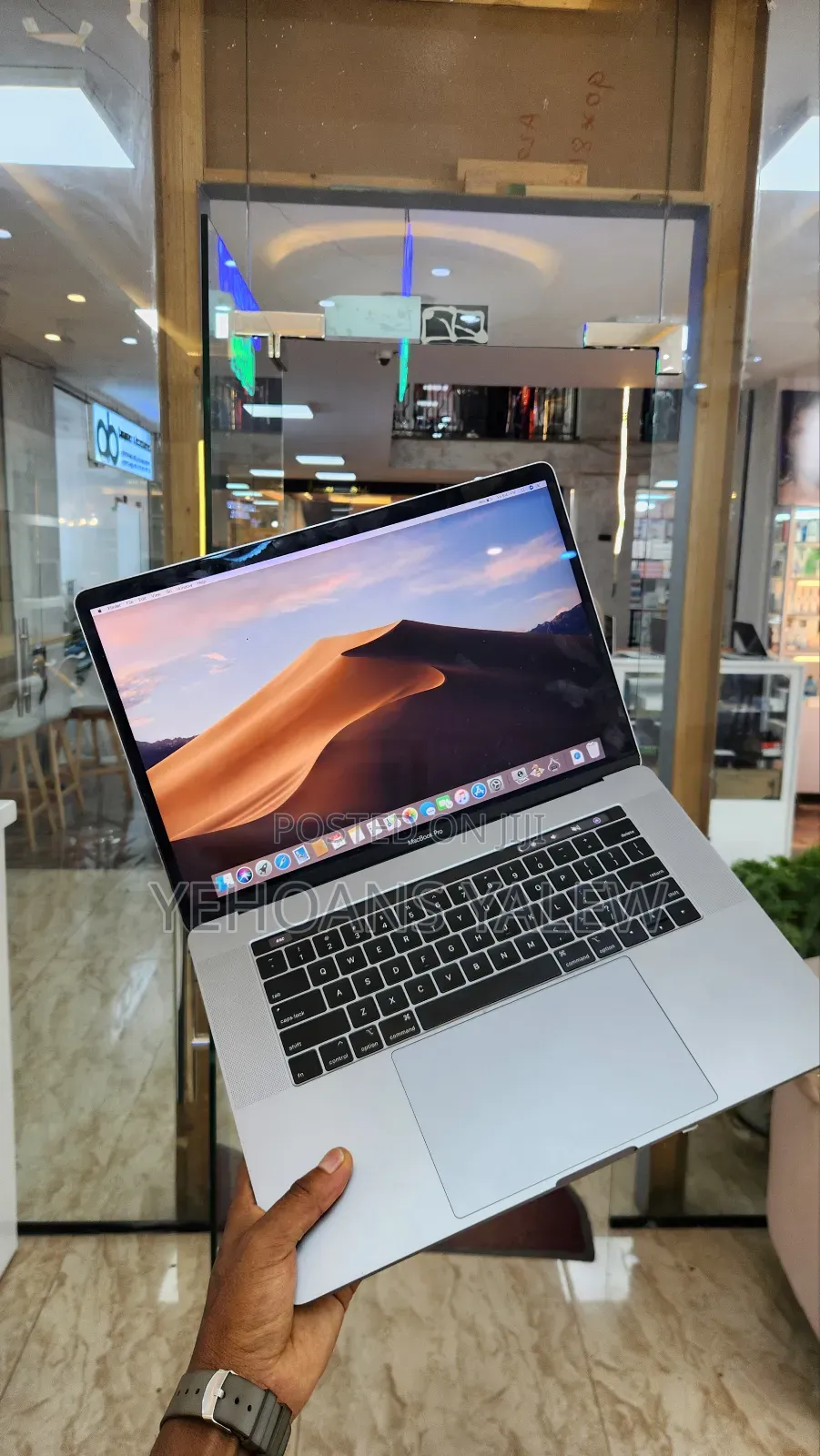 New Laptop Apple MacBook Pro 2019 32GB Intel Core i9 SSD 1T