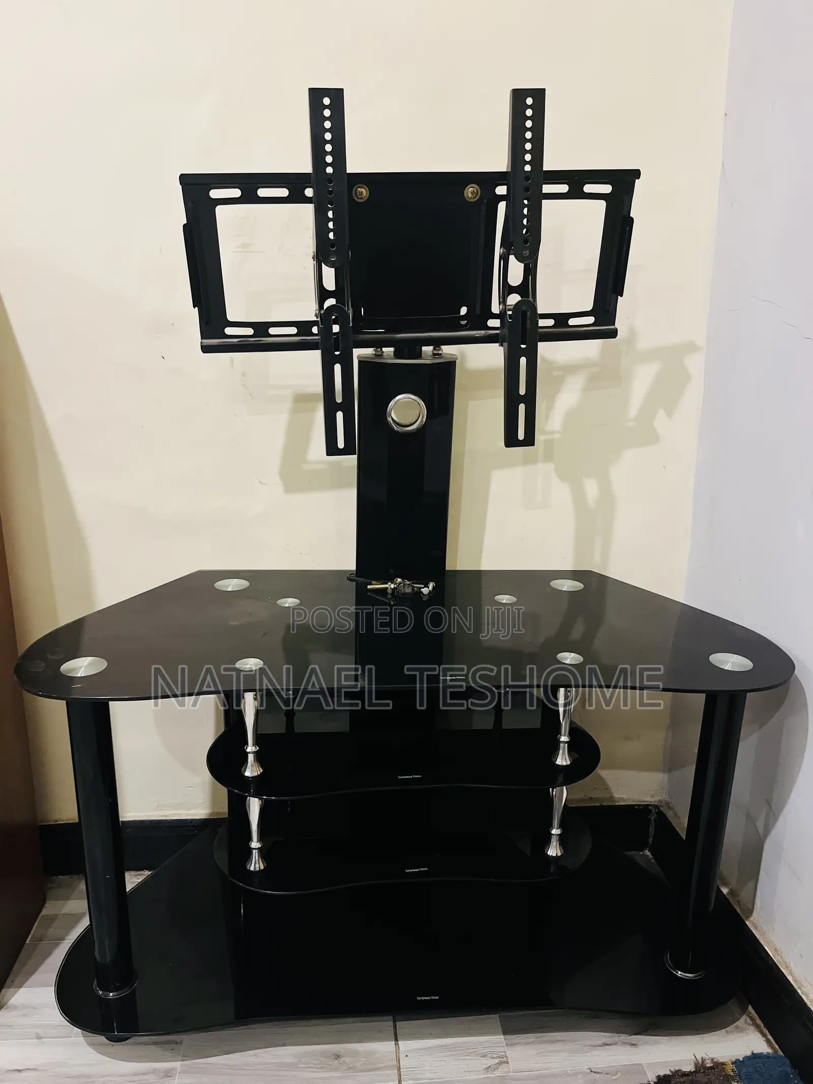 TV Stand With Yv Mount