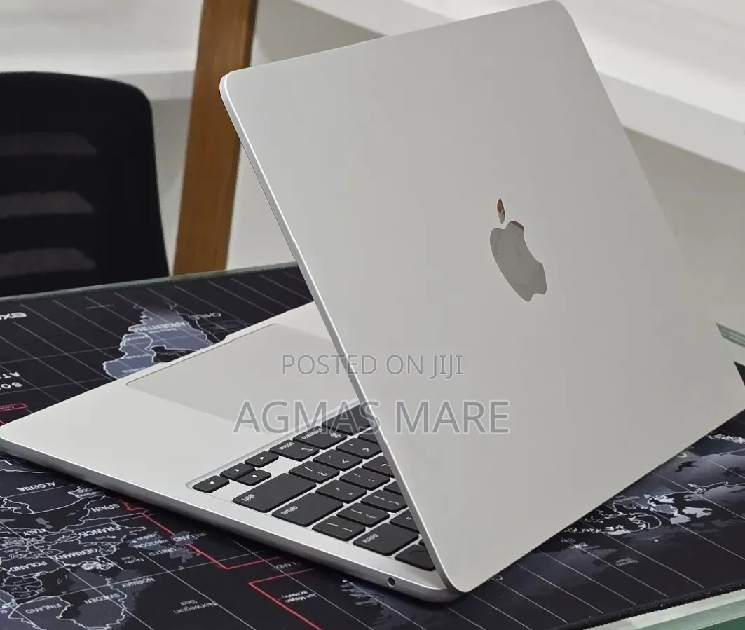 New Laptop Apple MacBook Air 2024 M3 16GB Apple M3 SSD 256GB