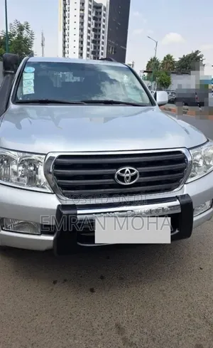 Toyota Land Cruiser 2010 Silver
