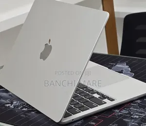 New Laptop Apple MacBook Air 2024 M3 16GB Apple M3 SSD 256GB