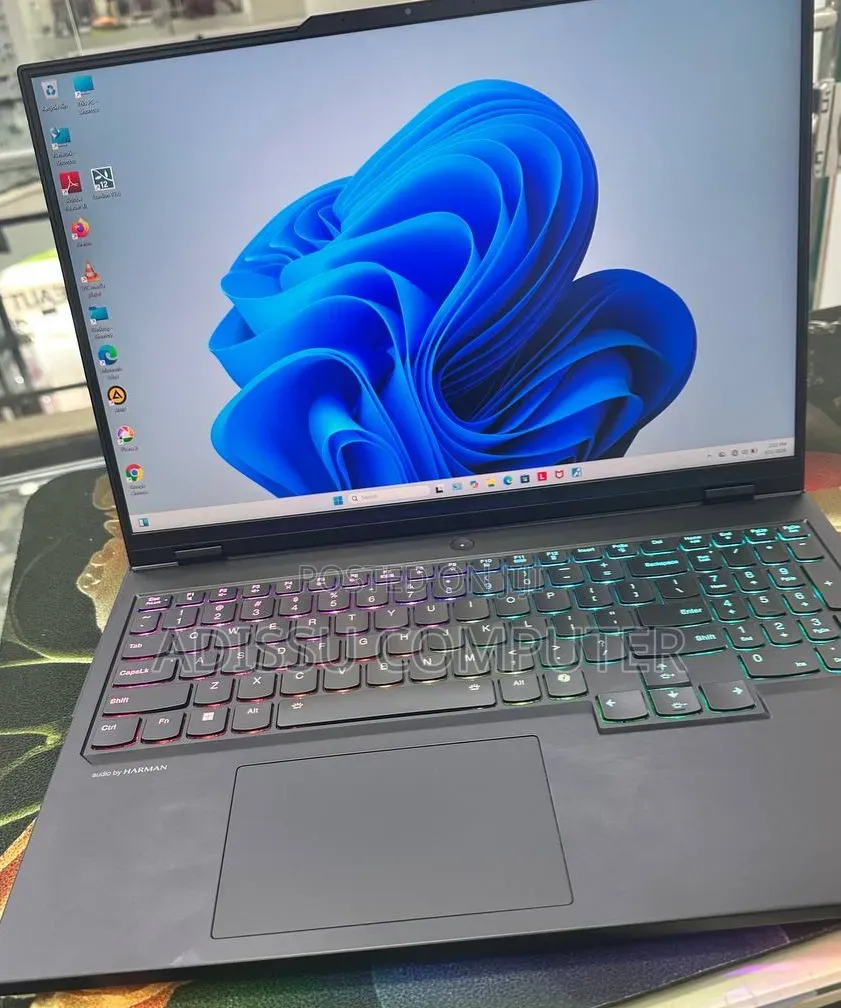 New Laptop Lenovo Legion Pro 7 32GB Intel Core i9 SSD 1T