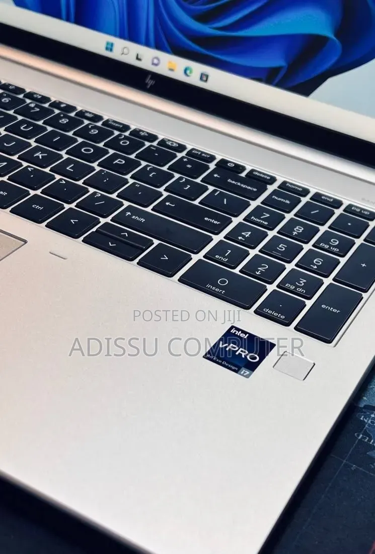 New Laptop HP EliteBook 860 G10 32GB Intel Core i7 SSD 1T
