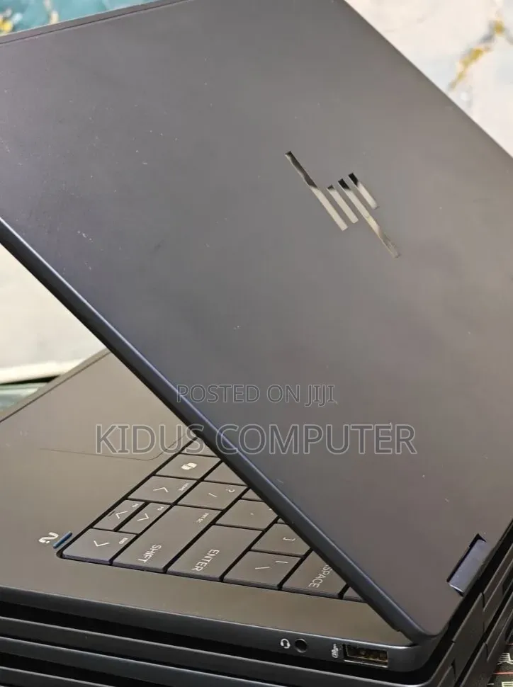 New Laptop HP OmniBook 5 14" 16GB Intel Core Ultra 7 SSD 1T