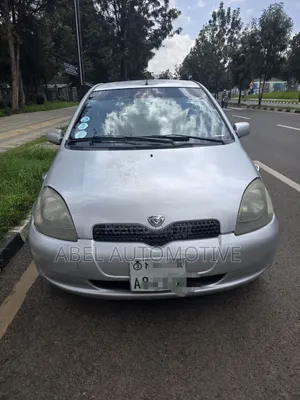 Toyota Vitz 2001 Silver