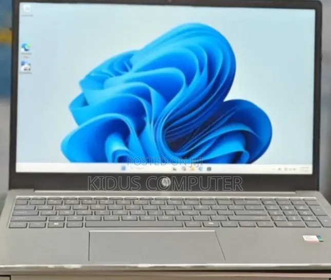 New Laptop HP Stream Notebook 16GB Intel Core i7 SSD 1T