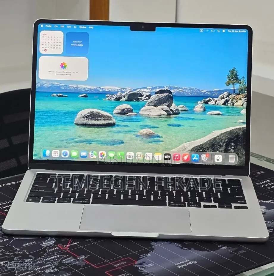 New Laptop Apple MacBook Air 2024 M3 16GB Apple M3 SSD 256GB