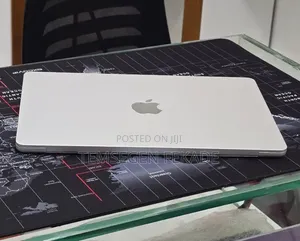 New Laptop Apple MacBook Air 2024 M3 16GB Apple M3 SSD 256GB