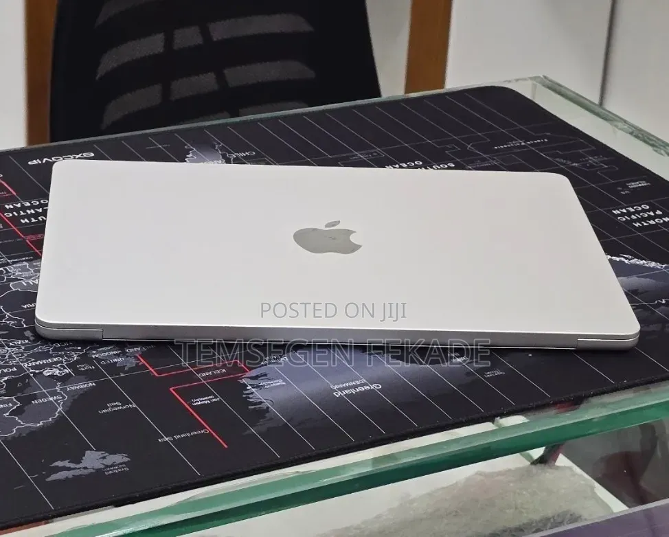 New Laptop Apple MacBook Air 2024 M3 16GB Apple M3 SSD 256GB