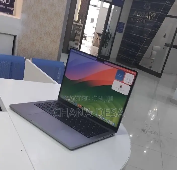 New Laptop Apple MacBook Pro 2021 M1 32GB Apple M1 Pro SSD 512GB