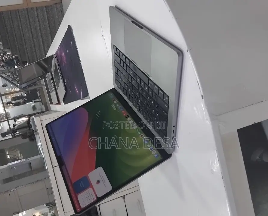 New Laptop Apple MacBook Pro 2021 M1 32GB Apple M1 Pro SSD 512GB