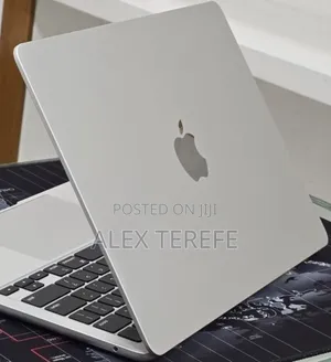 New Laptop Apple MacBook Air 2024 M3 8GB Apple M3 SSD 256GB