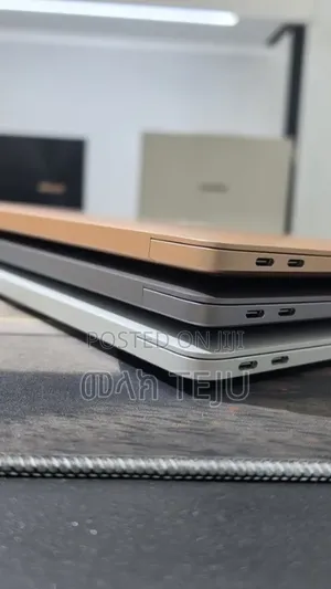 New Laptop Apple MacBook Air 8GB Apple M1 SSD 256GB