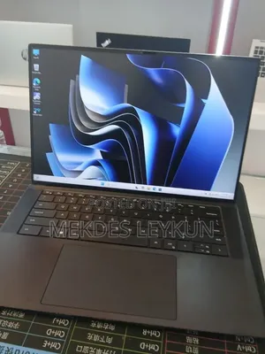 New Laptop Dell XPS 15 16GB Intel Core i7 SSD 512GB
