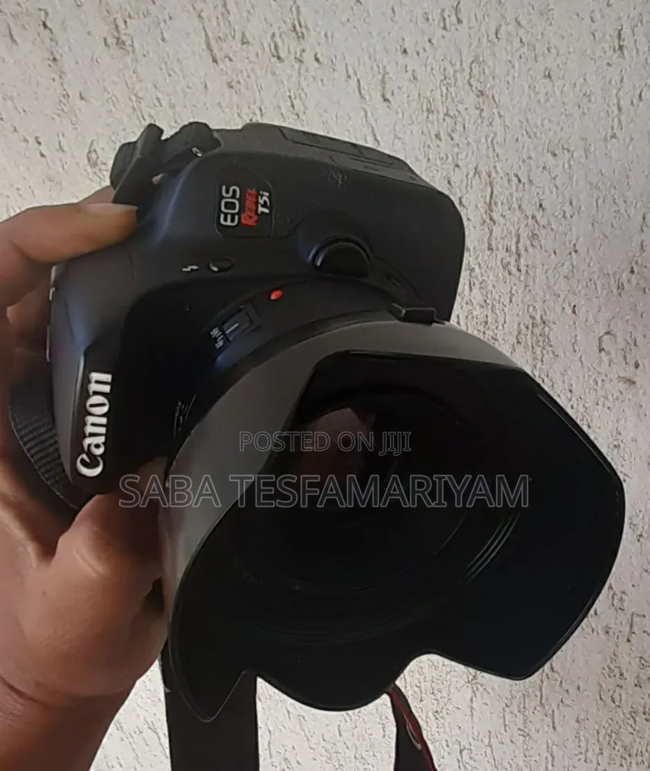 Canon EOS T5i Camera