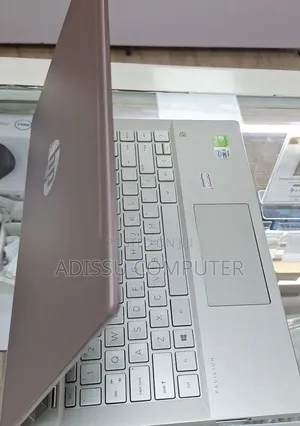 New Laptop HP Pavilion 14 8GB Intel Core i5 SSD 512GB