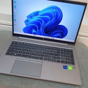 New Laptop HP ZBook Firefly G8 16GB Intel Core i7 SSD 512GB