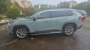 Toyota RAV4 2020 Orange