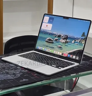 New Laptop Apple MacBook Air 2024 M3 16GB Apple M3 SSD 256GB