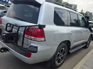 Toyota Land Cruiser 2010 Silver