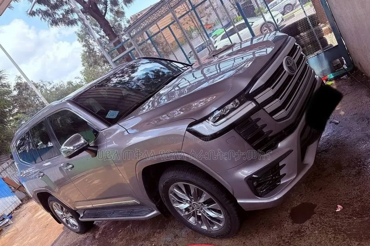 Toyota Land Cruiser 2022 Purple