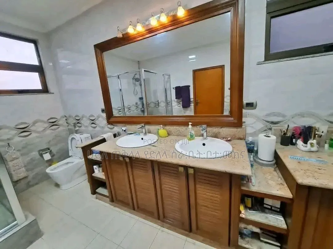 Furnished 10bdrm Townhouse/Terrace in Ayat Area Inside, Yeka for sale