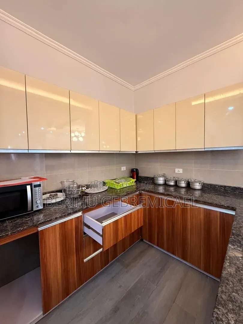 2bdrm Apartment in መስቀል ፍላወር, Bole for rent
