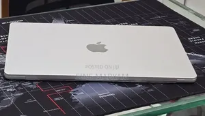 New Laptop Apple MacBook Air 2024 M3 16GB Apple M3 SSD 256GB