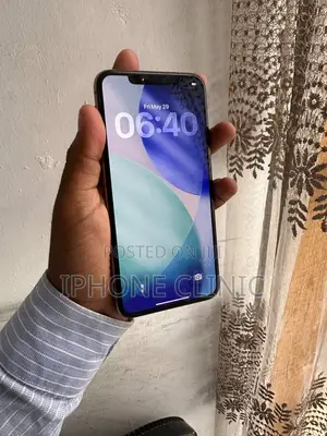 Apple iPhone 11 Pro Max 64 GB Gold