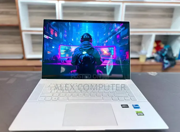 New Laptop HP Envy 16 Gaming 16-h1023dx 12GB Intel Core i7 SSD 512GB