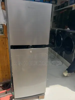 Hisense 350L Refrigerator