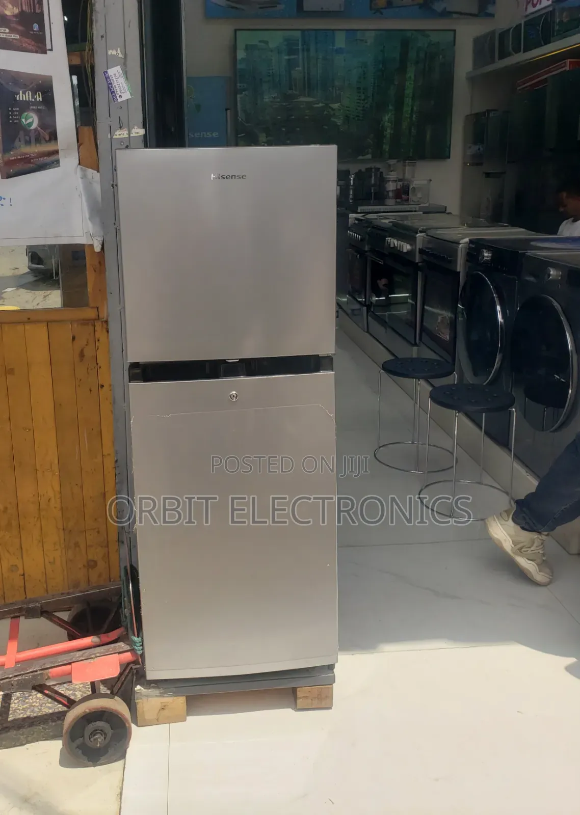 Hisense 350L Refrigerator