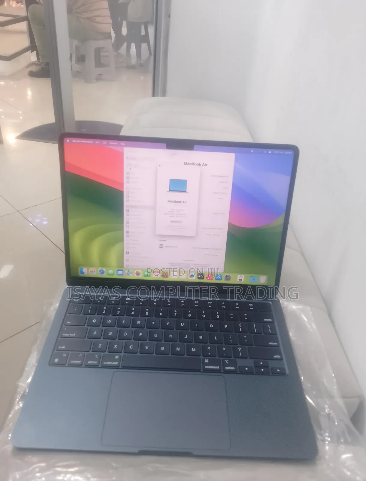 New Laptop Apple MacBook Air 2022 M2 8GB Apple M2 SSD 512GB