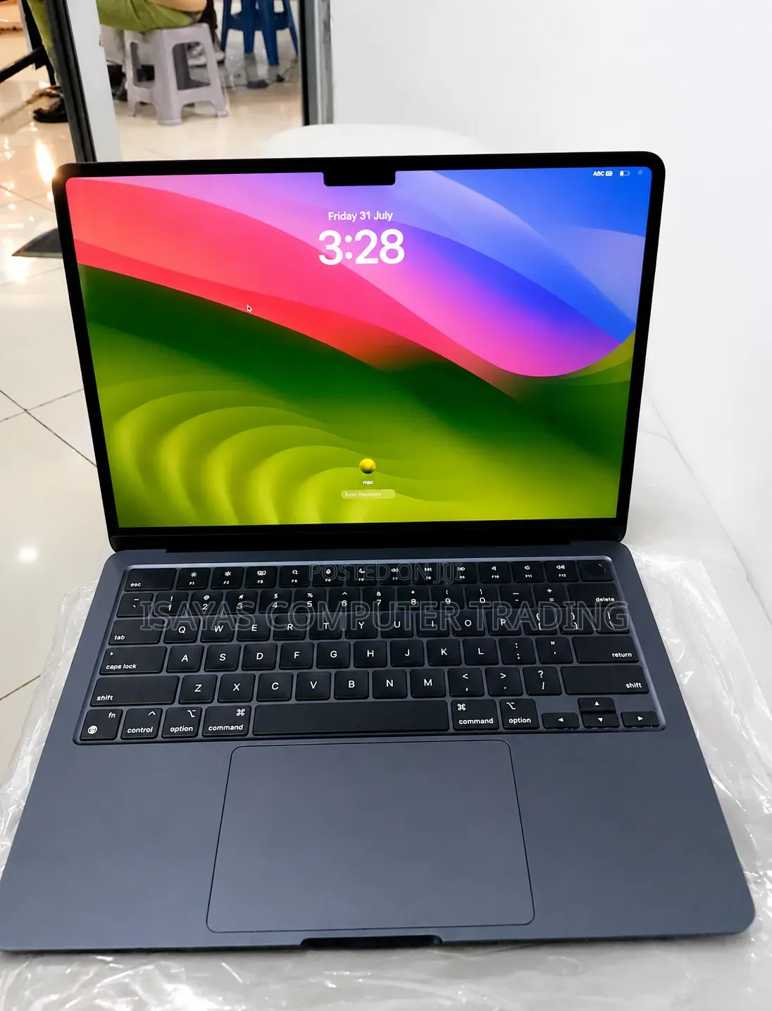 New Laptop Apple MacBook Air 2022 M2 8GB Apple M2 SSD 512GB