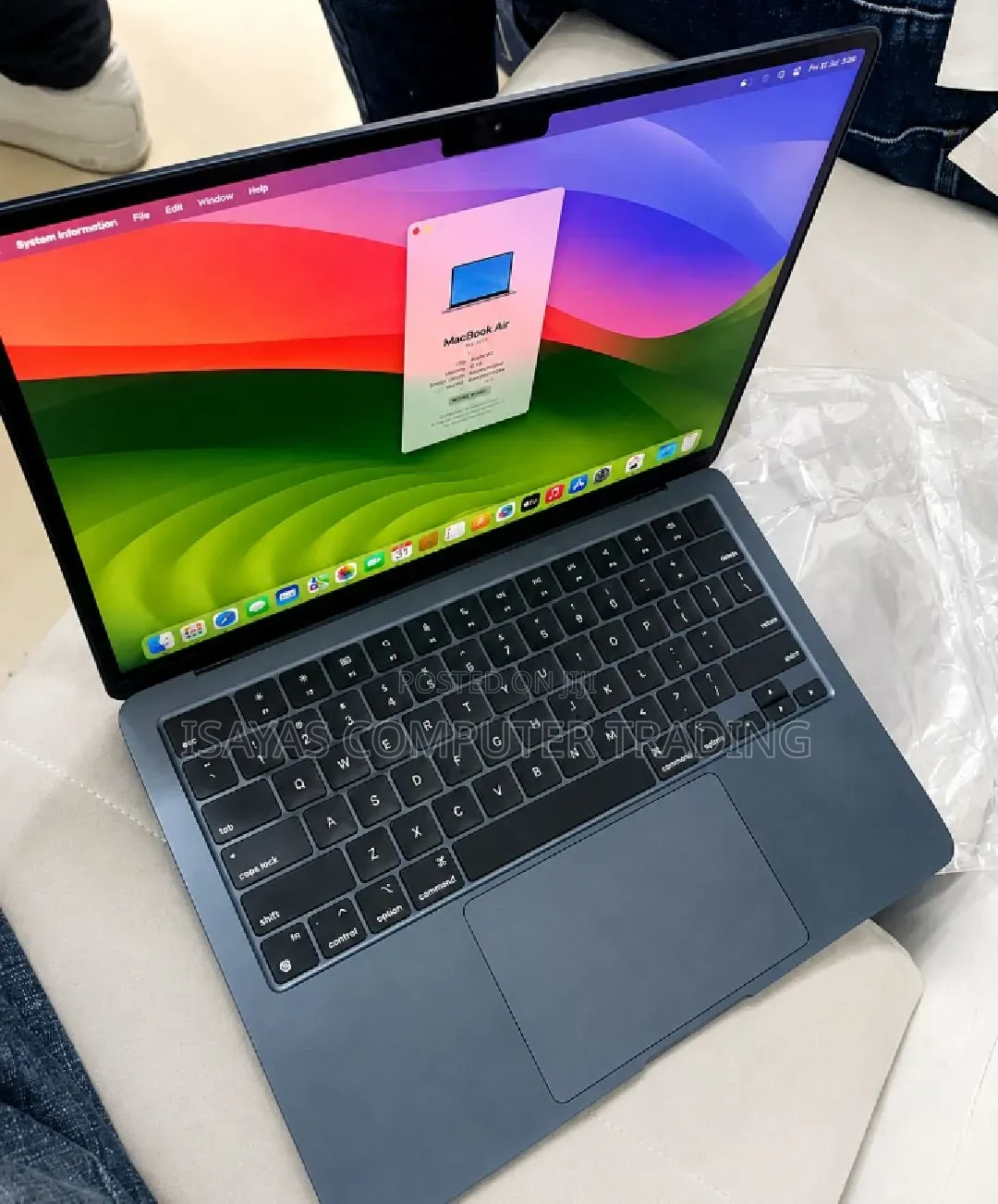 New Laptop Apple MacBook Air 2022 M2 8GB Apple M2 SSD 512GB
