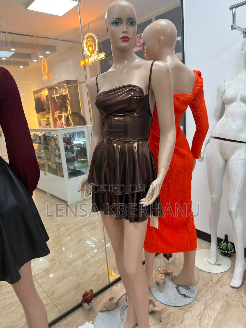 Ashangulit (Mannequin) Slightly Used Like New