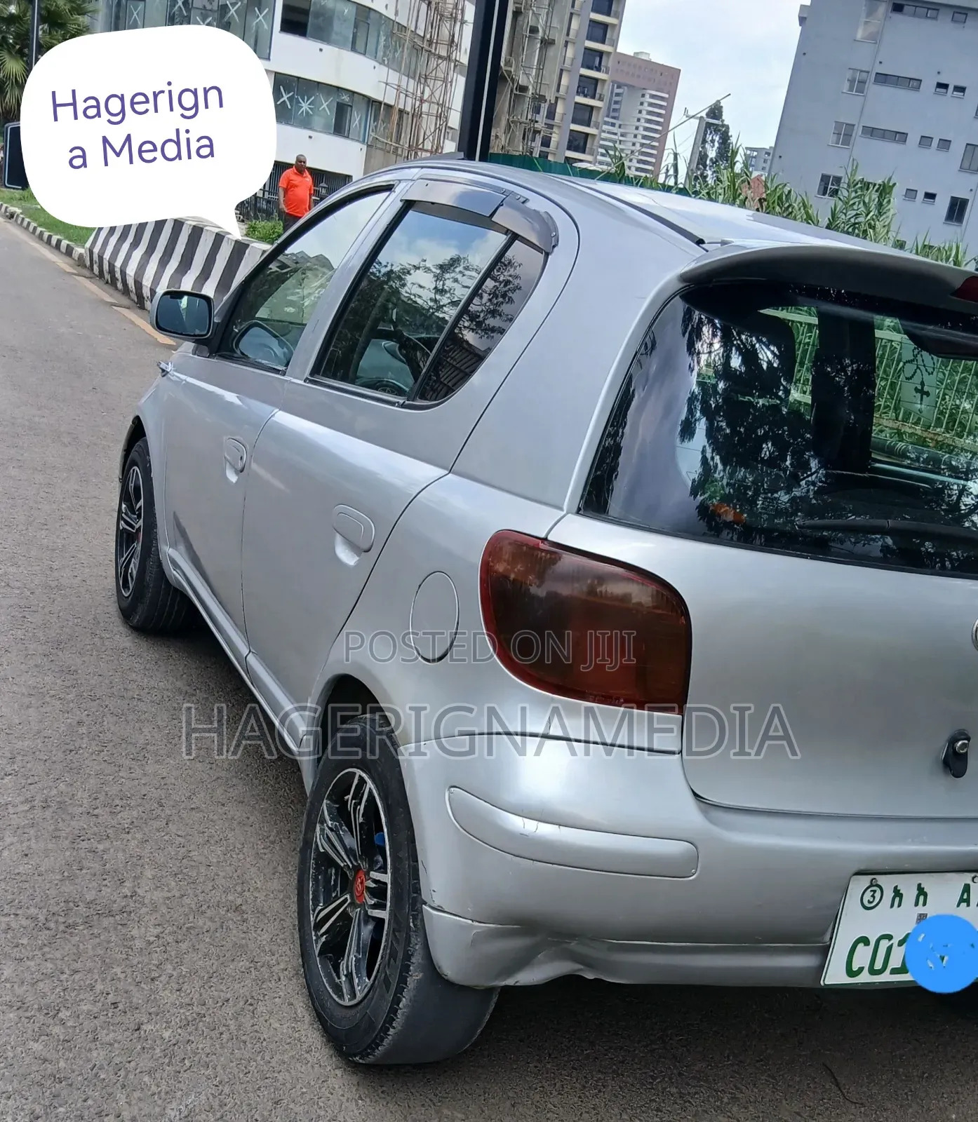 Toyota Vitz 2002 Silver